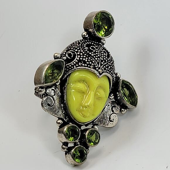Vintage Carved Yellow Face Ring with Peridot Accents, Adjustable Silver Jewelry - Picture 1 of 10